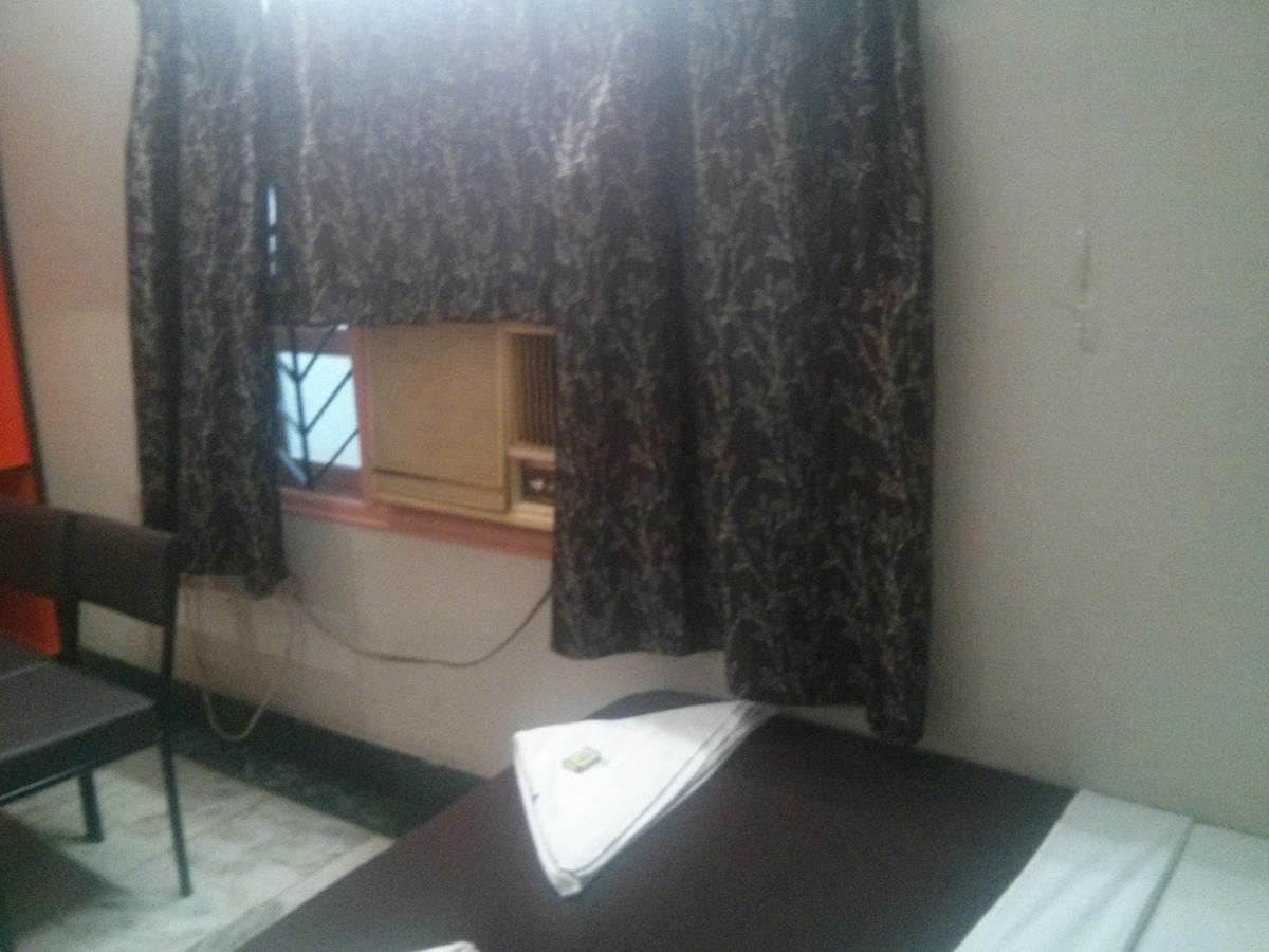 Oyo 5377 Hotel Raaj Bhaavan เชนไน ภายนอก รูปภาพ