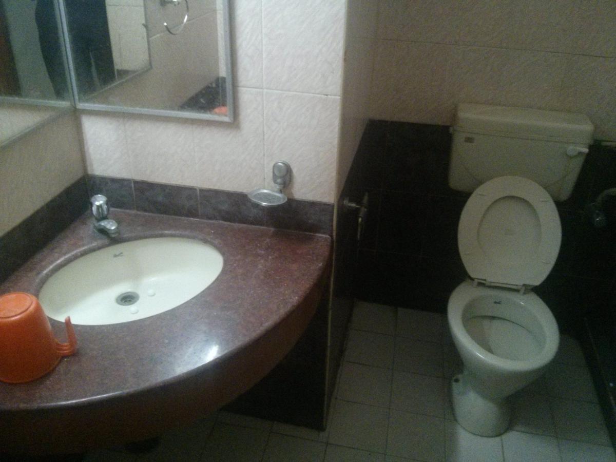 Oyo 5377 Hotel Raaj Bhaavan เชนไน ภายนอก รูปภาพ