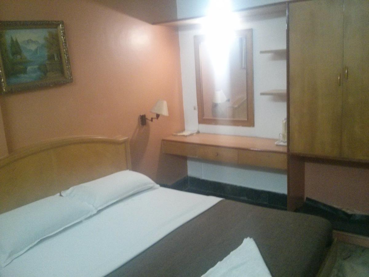 Oyo 5377 Hotel Raaj Bhaavan เชนไน ภายนอก รูปภาพ