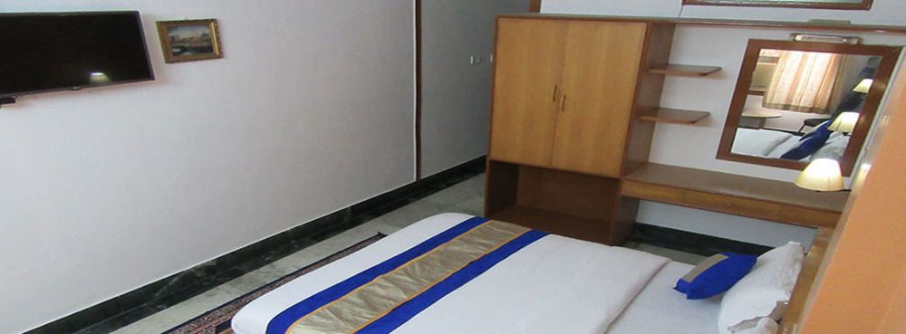 Oyo 5377 Hotel Raaj Bhaavan เชนไน ภายนอก รูปภาพ